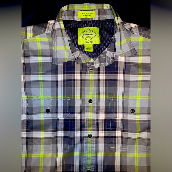 St. John’s Bay | Double breast pocket button up | 2-way stretch | Quick-Dri - Picture 2 of 3